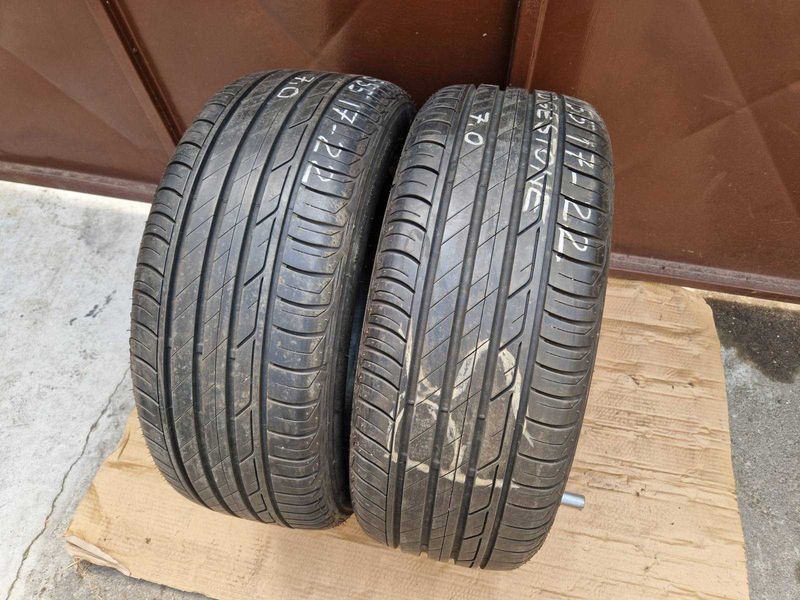 2 Bridgestone R17 225/55
летни гуми 
DOT4622
