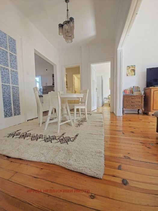 Продава се Тристаен апартамент в София, Център - 110 кв.м за 3014 €/кв.м - Снимка #3