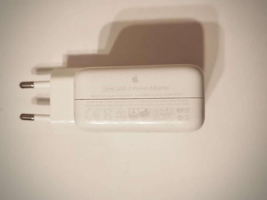 30W USB-C Захранващ Адаптер за Apple  устройства  с  кабел