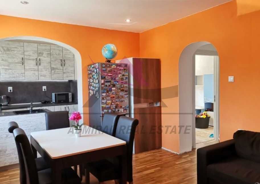 Дава се под наем Етаж от къща в Варна, Аспарухово - 72 кв.м за 425 € - Снимка #1