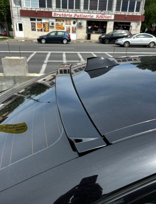 Eleron / Lip Spoiler Lunetă BMW Seria 5 F10 – Model ACS, Negru Lucios
