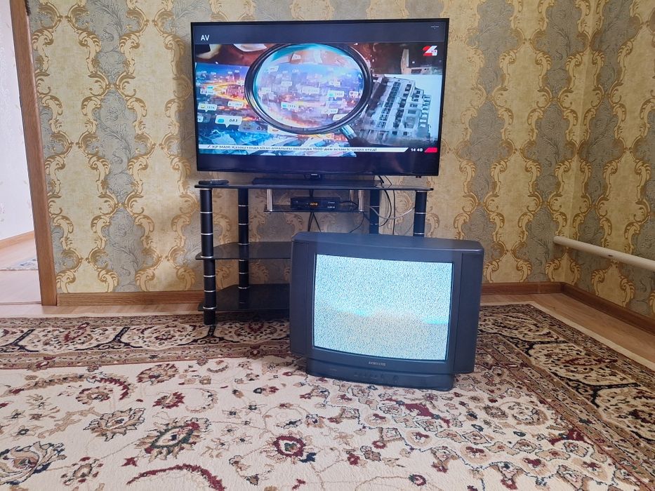 Самсунг Samsung цветной