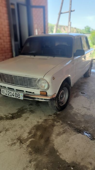 Vaz 011 sotiladi