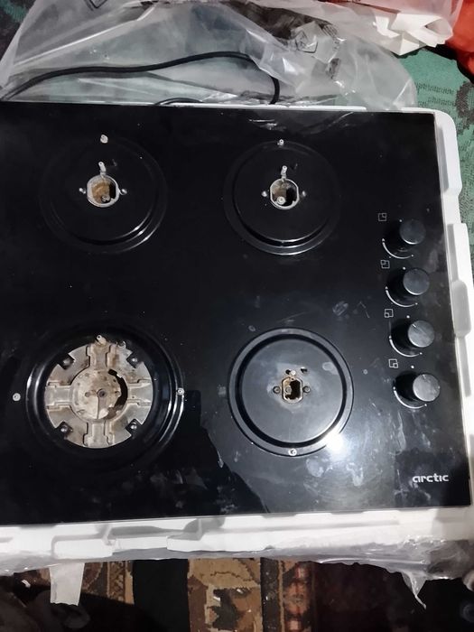 De vanzare plita și cuptor