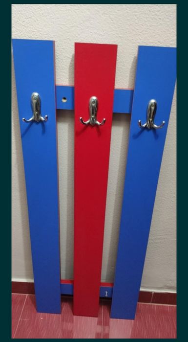 Cuier  hol roșu.  albastru