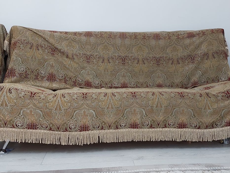 Покрывала для дивана гостиной