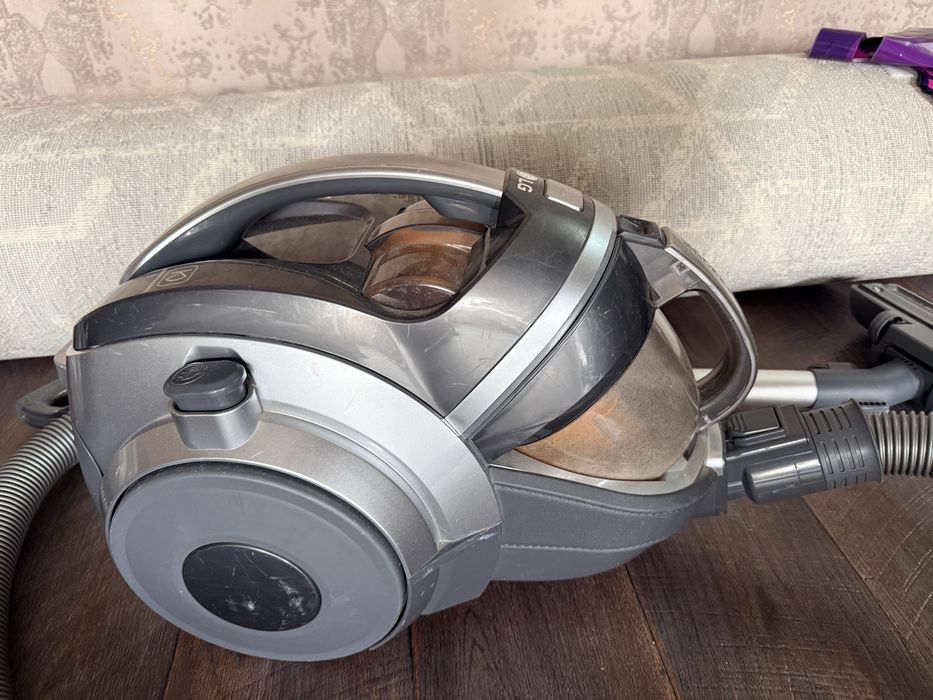 Пылесос  LG в хорошем состоянии