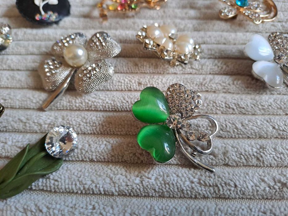 Lot 30 brose cu ac, diverse modele si materiale