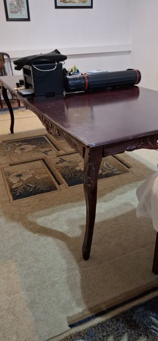 Стол для гостиной