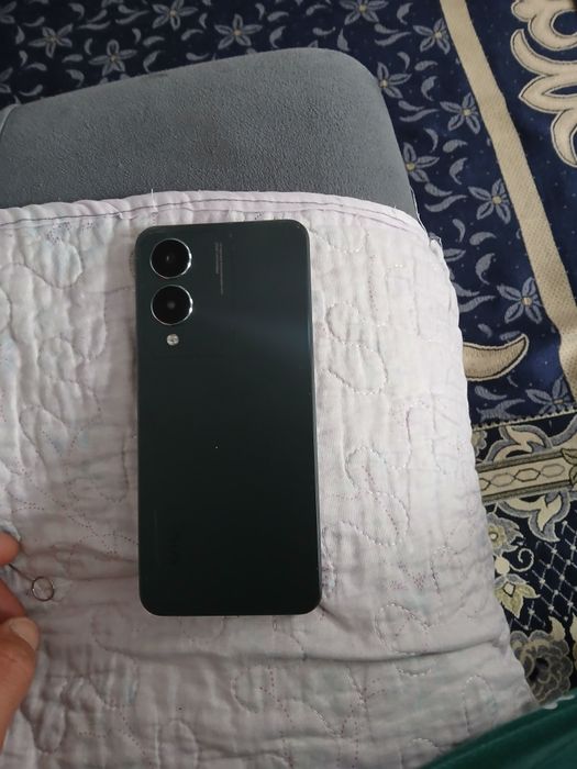 Телефог Vivo Y17s