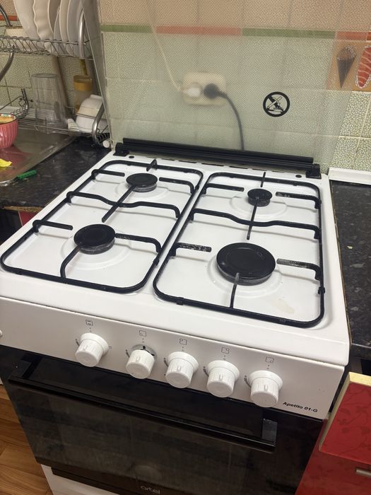 Газ плита почти новый