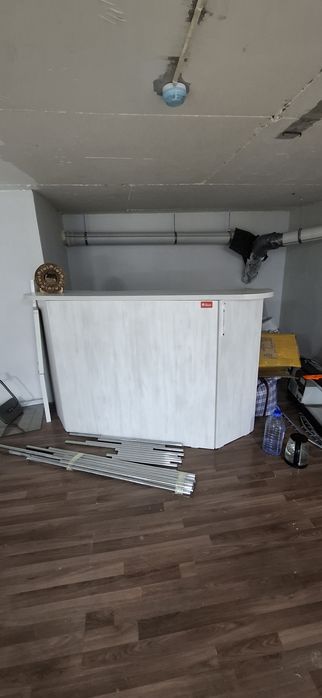 Продаётся ресешпн.  Полка кофе зона