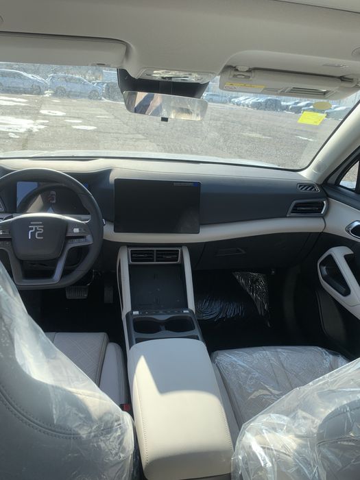 BYD Yuan Up smart driving 4 позиция нахт ва кредит