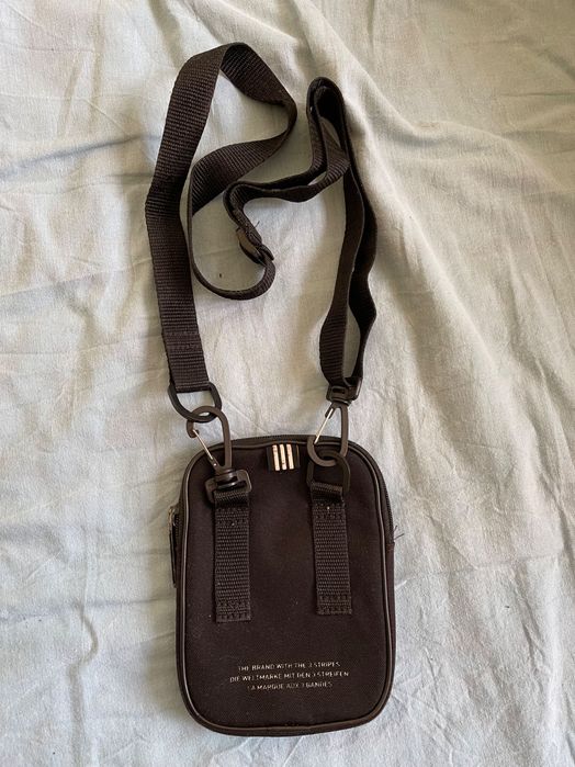 Adidas чантичка оригинална