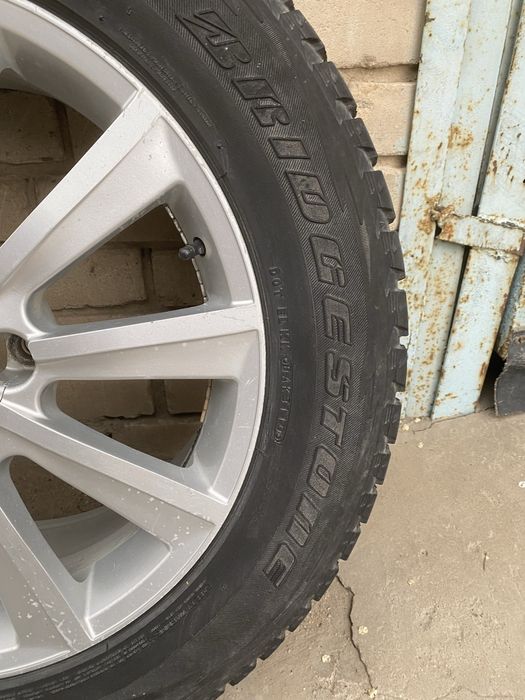 Продам шины 275/55R20 с дисками