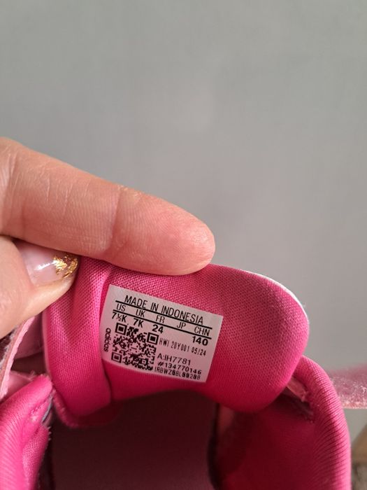 Маратонки Adidas номер 24