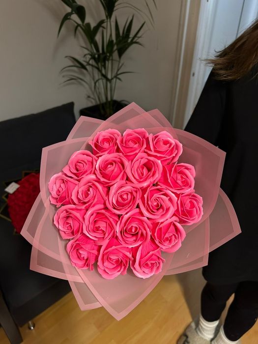 Buchet 101 trandafiri săpun/ model personalizat/ albastru rosu roz mov