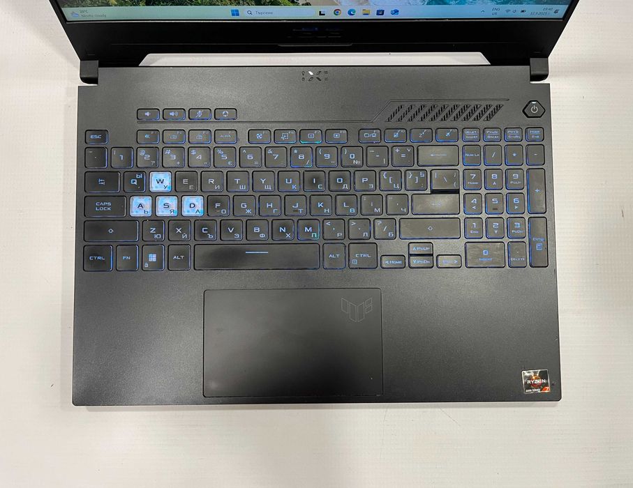 Геймърски лаптоп AMD Ryzen 7 6800H, RTX 3060 6GB, 16GB ram