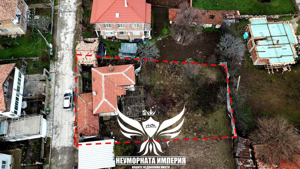 Продавам Двуетажна къща с постройки 155РЗП с 662кв. в двор село Стоево