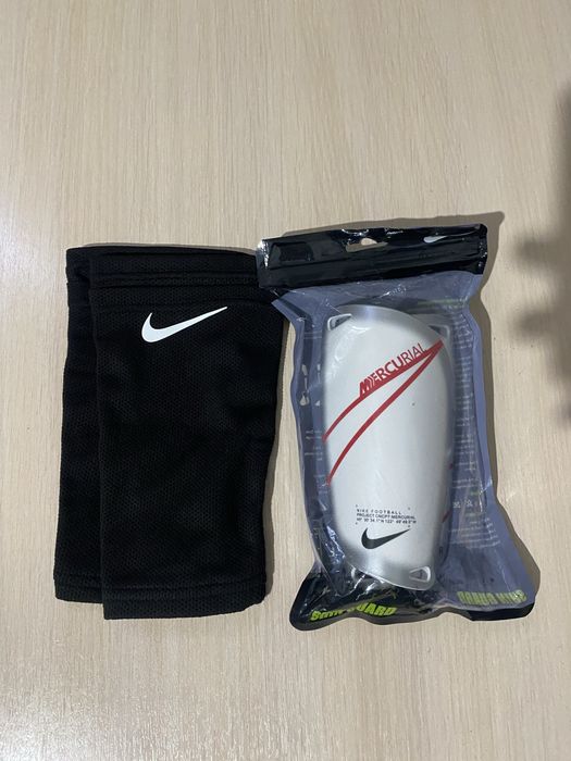Продам Футболные шитки щитки Nike mercurial новые