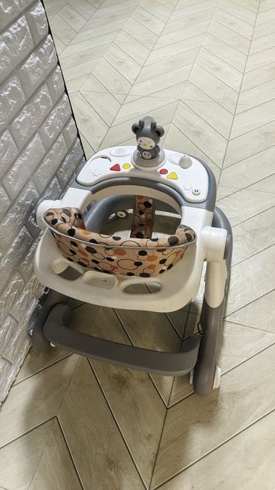 Продам ходунки в отличном состоянии с музыкой.