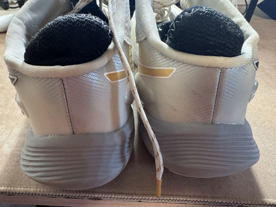 Asics metarise white/gold