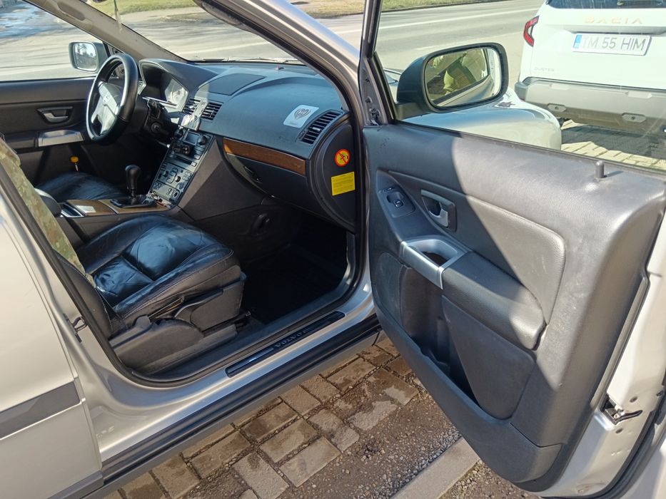 Volvo XC90 2.4D 184cp E4 Schimb cu Auto Moto ATV Quad mai ieftin șiDif