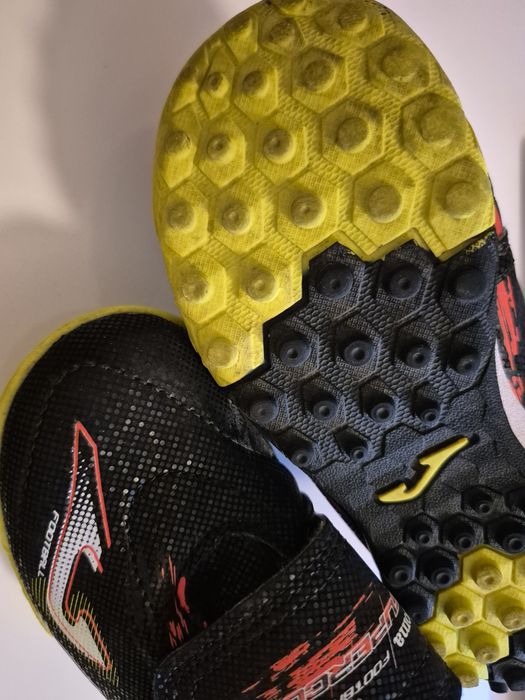 Adidași fotbal negri Joma, 25
