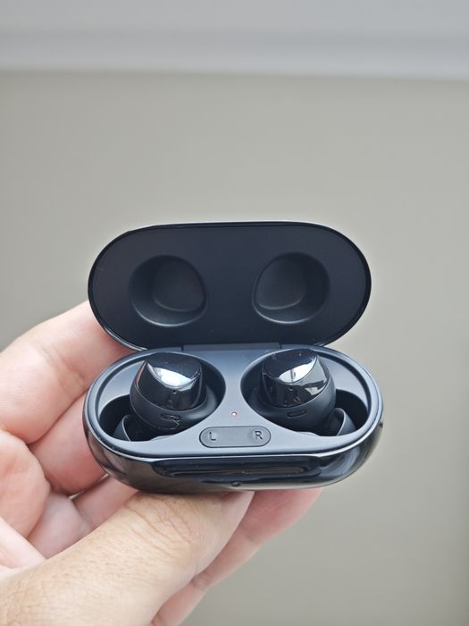 TWS слушалки Samsung Galaxy Buds+