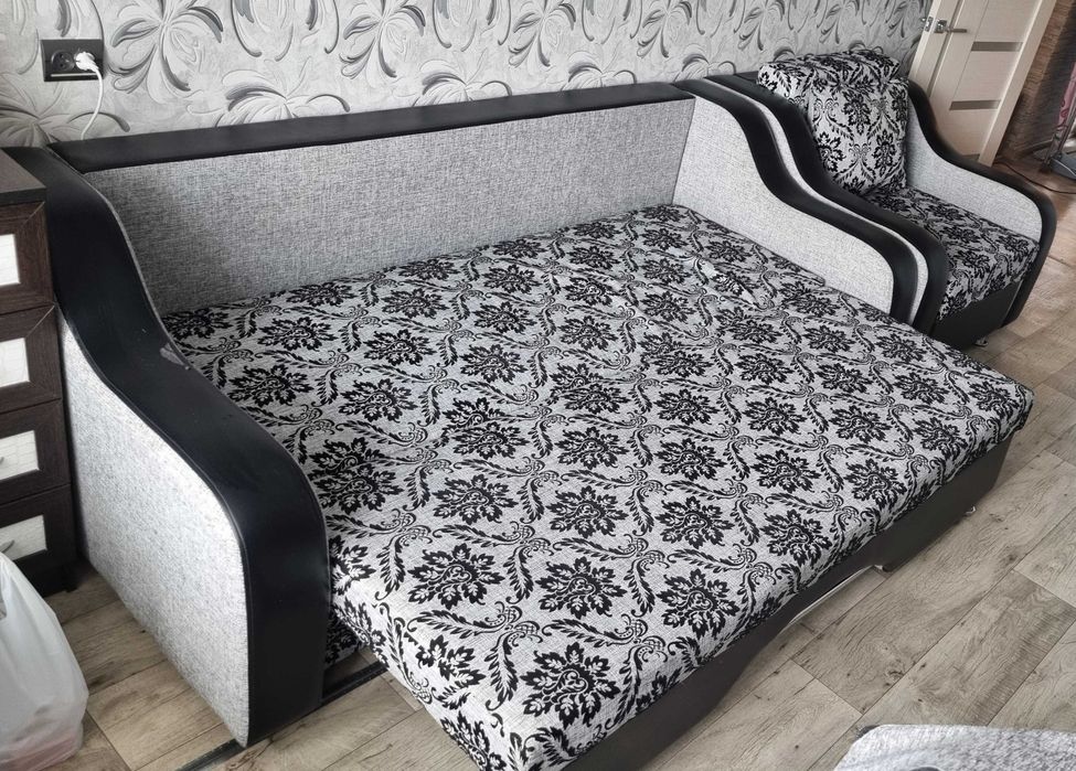 Продам диван с креслом-кроватью