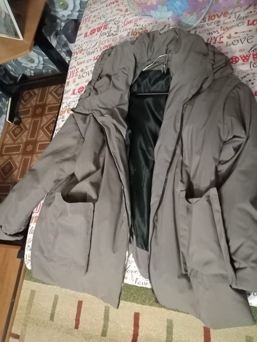 Продам весенние куртки