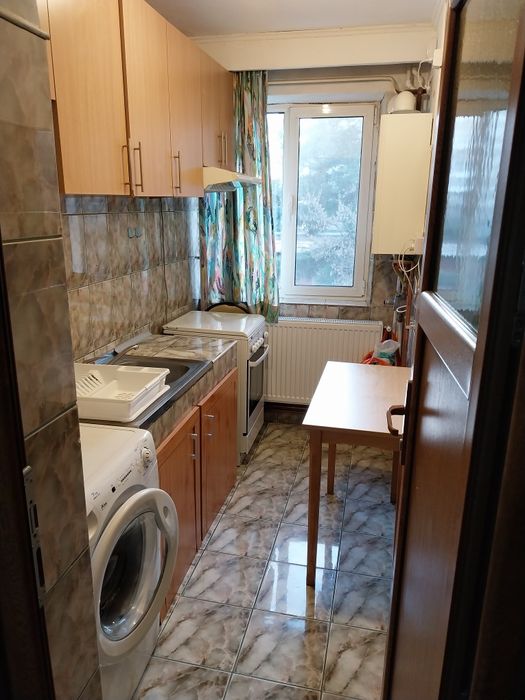Închiriez apartament cu doua camere