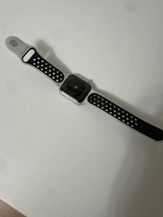 Apple watch SE 44mm Nike collaboration