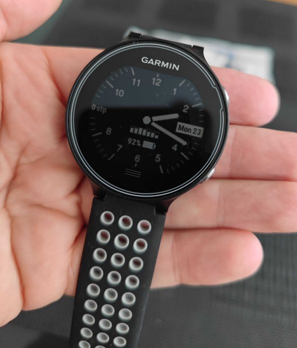 Garmin Foreruner 630+подарък