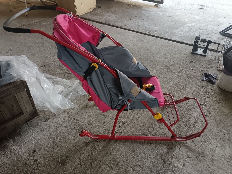 Коляску продам..