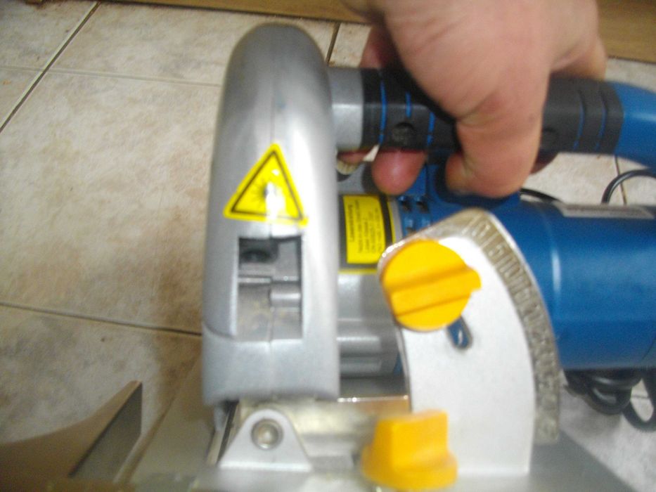 ЗА ЧАСТИ/ЗА РЕМОНТ Black Decker/WORKZONE 710W/1500W Ел. Ръчен Циркуляр