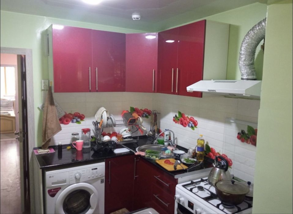 Продается квартира 3 комнатная 8 мкр 1 этаж