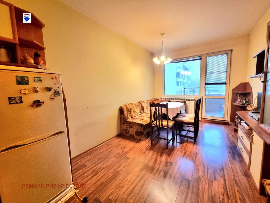 Продава се Тристаен апартамент в Русе, Възраждане - 86 кв.м за 1062 €/кв.м - Снимка #3