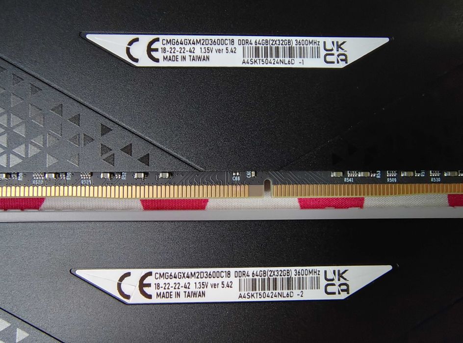 Memorie Ram Corsair VENGEANCE RGB RS 64GB (2 x 32) DDR4 3600MHz.