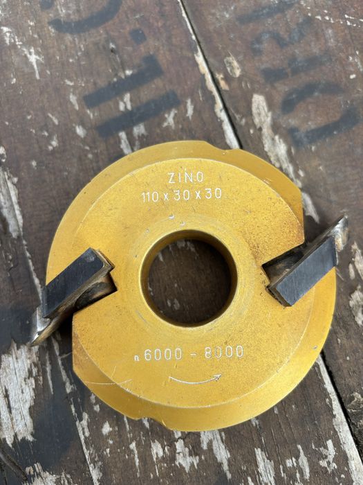 Фрезова глава с ножове