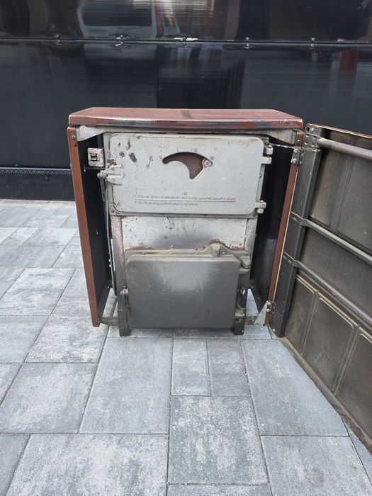 Sobă din fontă cu termostat