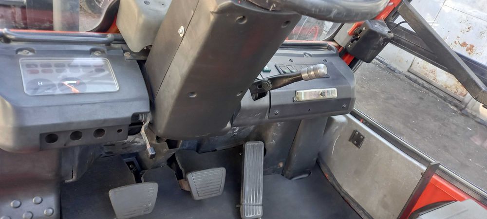 Продавам газокар НИСАН 3 тона. Цената е с ДДС.