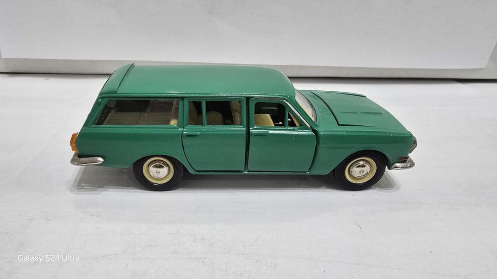Продам модель Волга г-2402