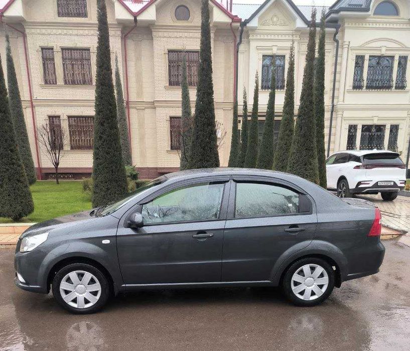 Автомобил NEXIA 3