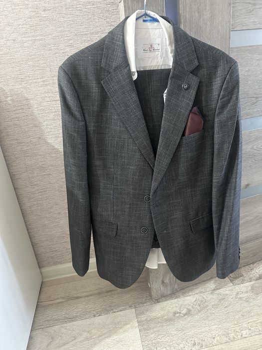 Продам костюм мужской