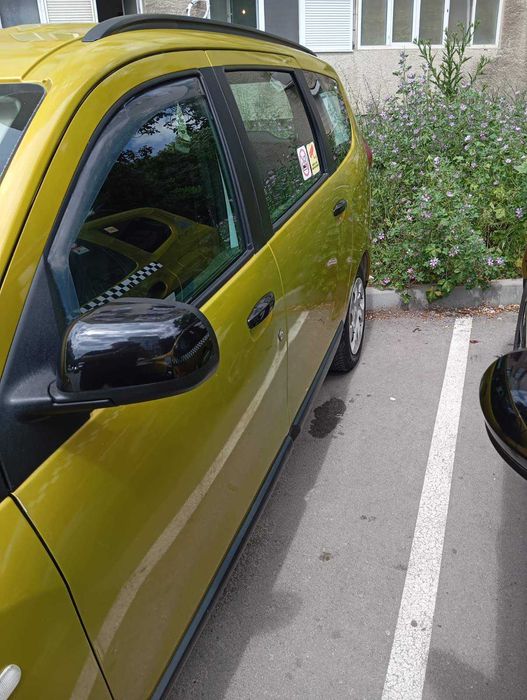 Продавам Dacia Lodjy