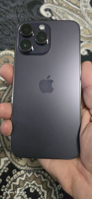 Iphone 14 pro max на 100% батерия , 256 gb  много запазен с кутия .
