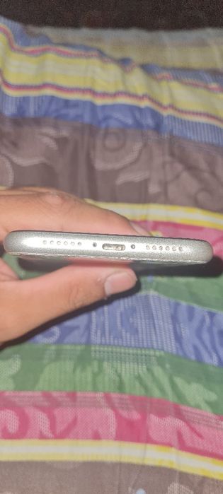 Продам iPhone 11 на запчасть