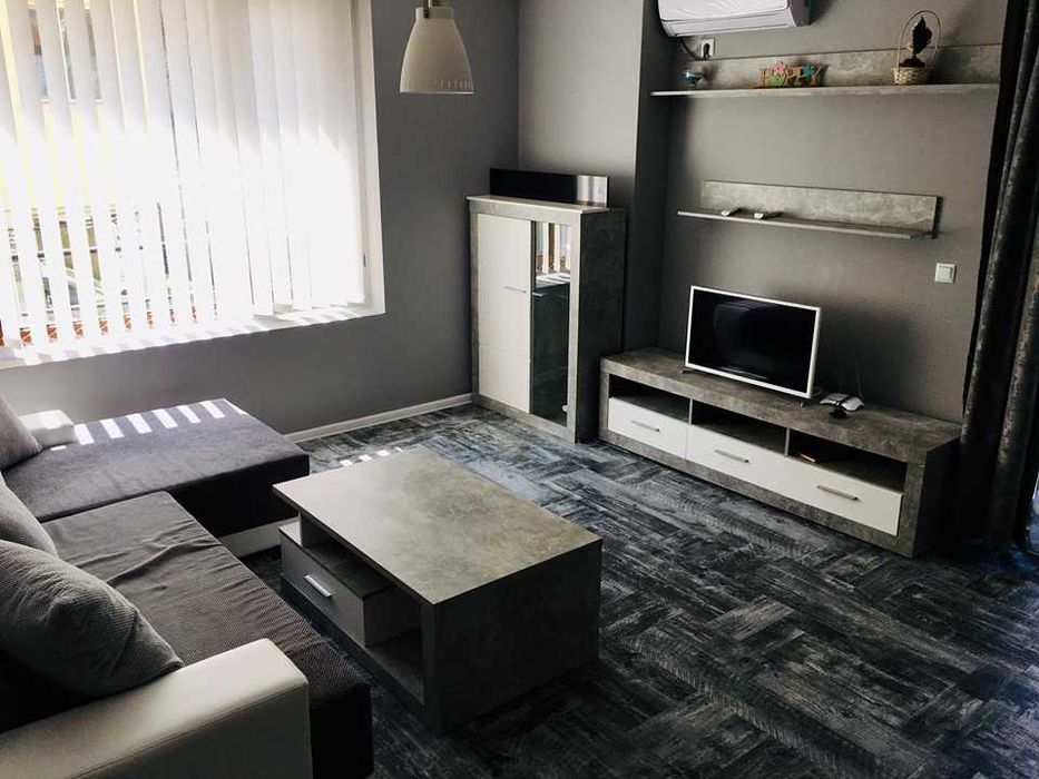 Дава се под наем Двустаен апартамент в Бургас, Център - 60 кв.м за 325 € - Снимка #6