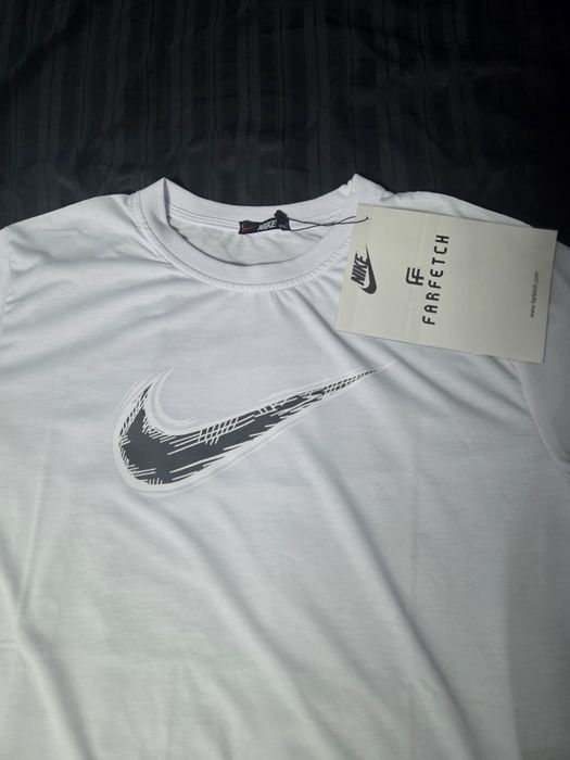 tricou nou nike cu eticheta